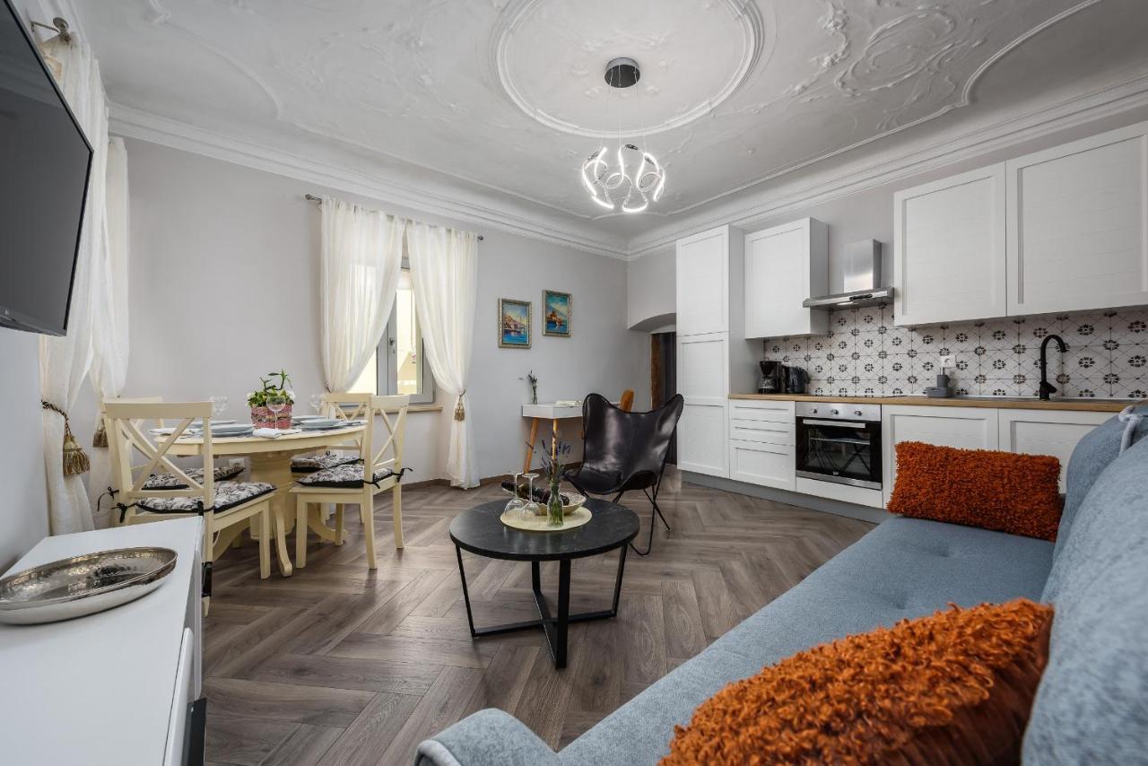 Premium Apartment Daka โปเรช ภายนอก รูปภาพ